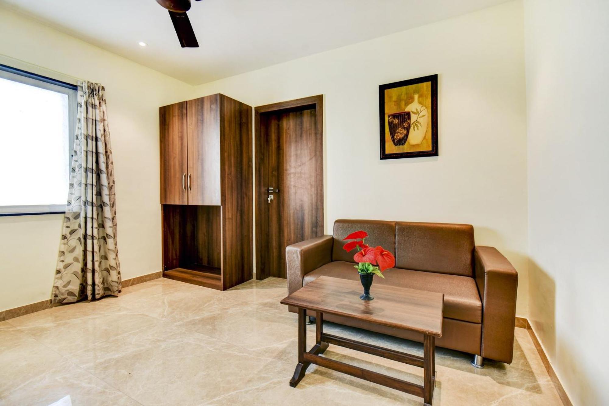 Townhouse Oak Hotel Chaitanya Executive Near Fun Time Multiplex Pune Exterior photo