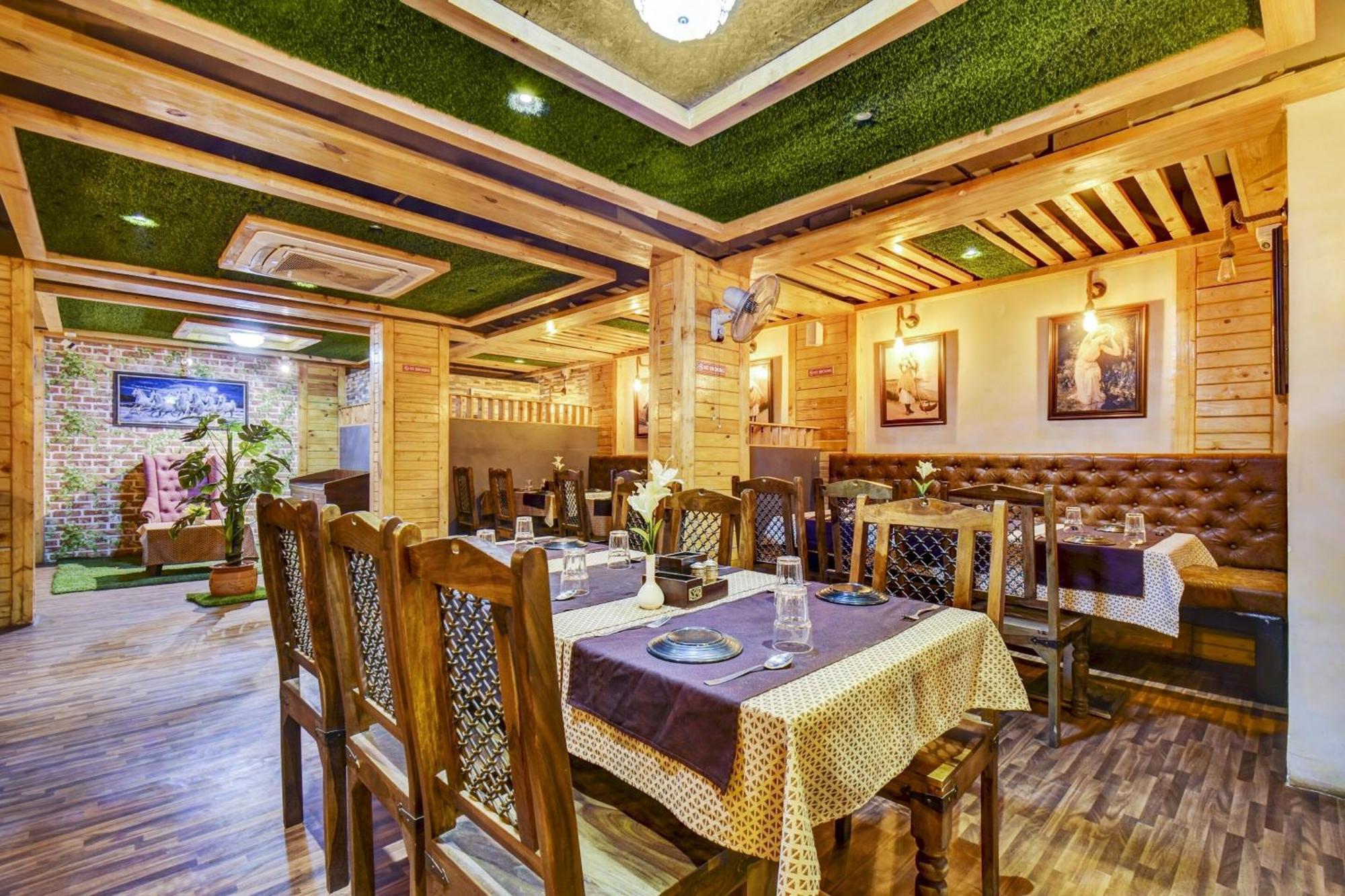 Townhouse Oak Hotel Chaitanya Executive Near Fun Time Multiplex Pune Exterior photo